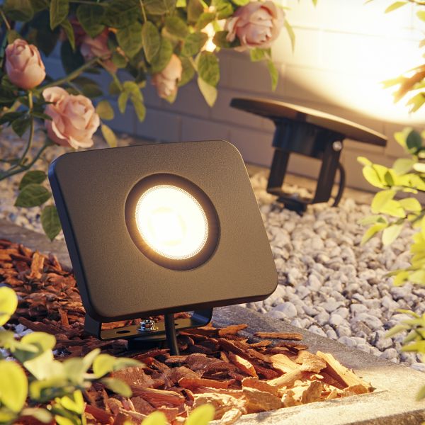 LED Gartenstrahler Wega mit Erdspieß für außen, schwarz, 28,005W, 2361lm, warm-weiß Online Outlet