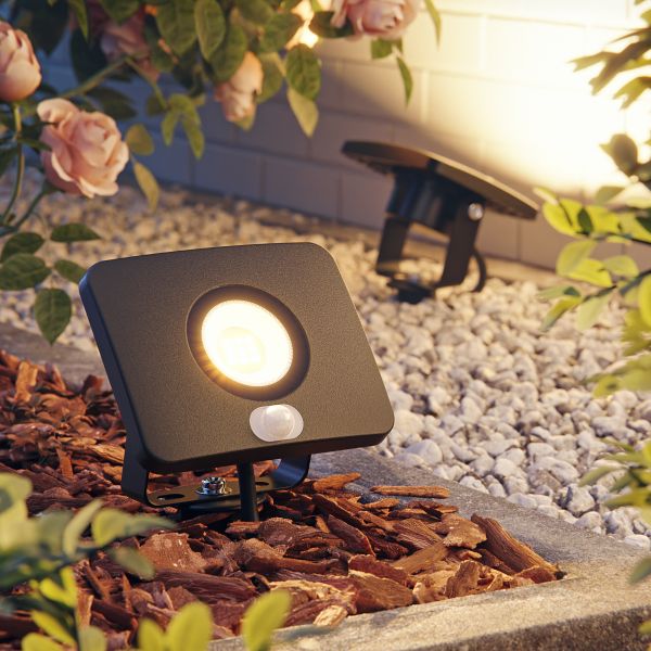 LED Gartenstrahler Wega mit Erdspieß für außen mit Bewegungsmelder, schwarz 10,8W (Lichtfarbe wählbar) Große Rabatte
