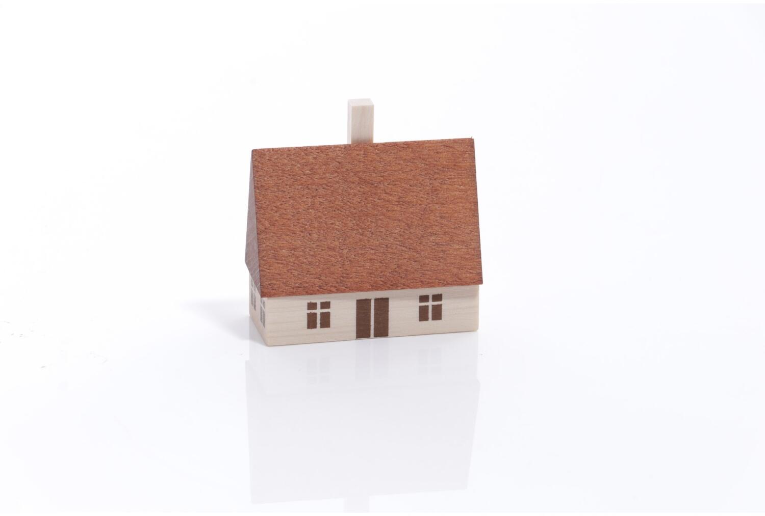 Rudolphs Schatzkiste Miniaturhaus - Erzgebirgshaus mit Schornstein Natur - BxHxT 5x5x2cm