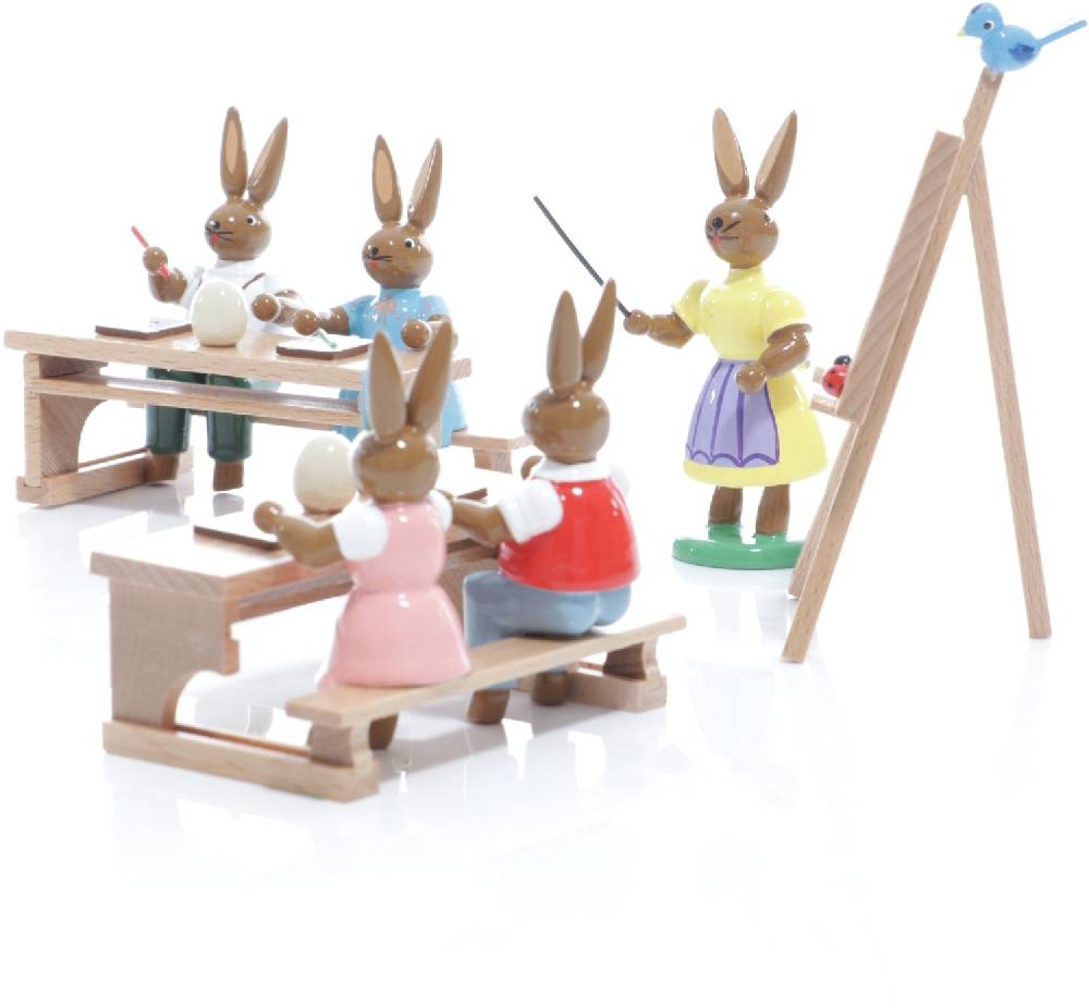 Rudolphs Schatzkiste Osterfiguren - Hasenschule mit Lehrerin und sitzende Schüler auf Bänken - Höhe 7,5cm Angebote
