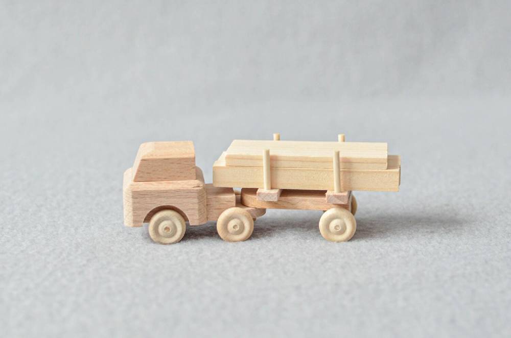 Rudolphs Schatzkiste Holzspielzeug - Miniaturfahrzeug Lastenauto mit Langholz Natur- HxBxT 3,5x9x3cm Letzte 3 Tage