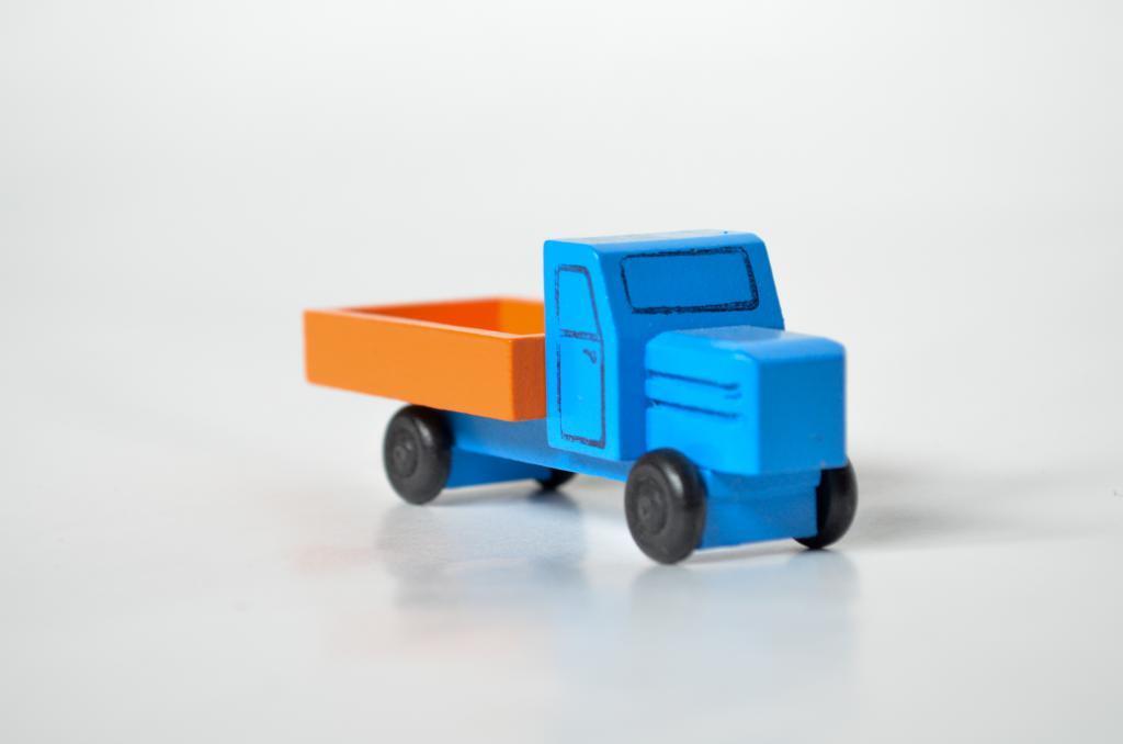 Rudolphs Schatzkiste Holzspielzeug Lastenauto mit Pritsche HxBxT 3,5x7,5x3cm Online