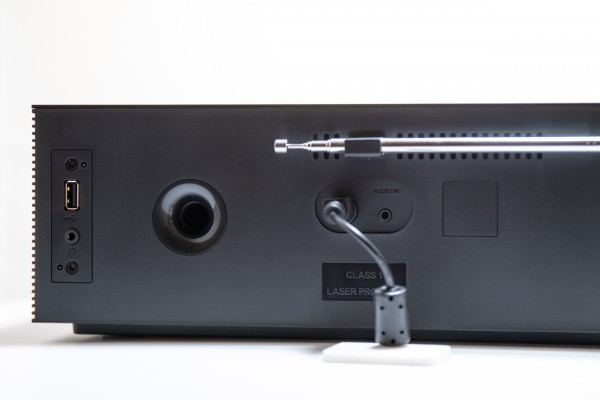 Soundmaster Stereo Musikcenter mit WLAN-Internet/DAB+/UKW-Radio, CD/MP3, USB, Bluetooth®, APP-Steuerung Online